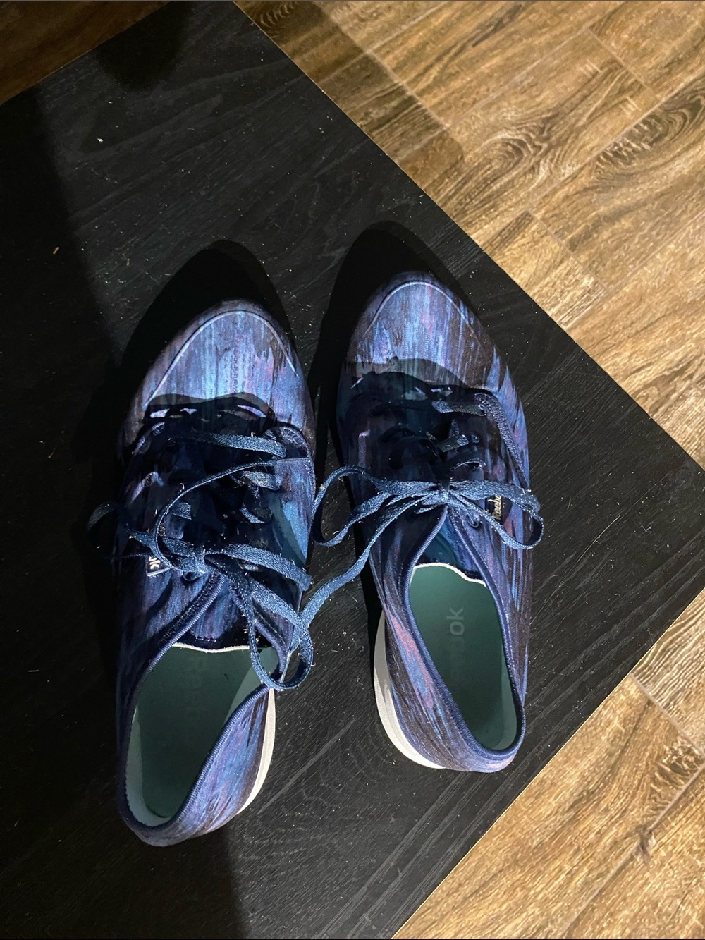 Reebok Navy and Teal Wave-Pattern Casual Sneakers